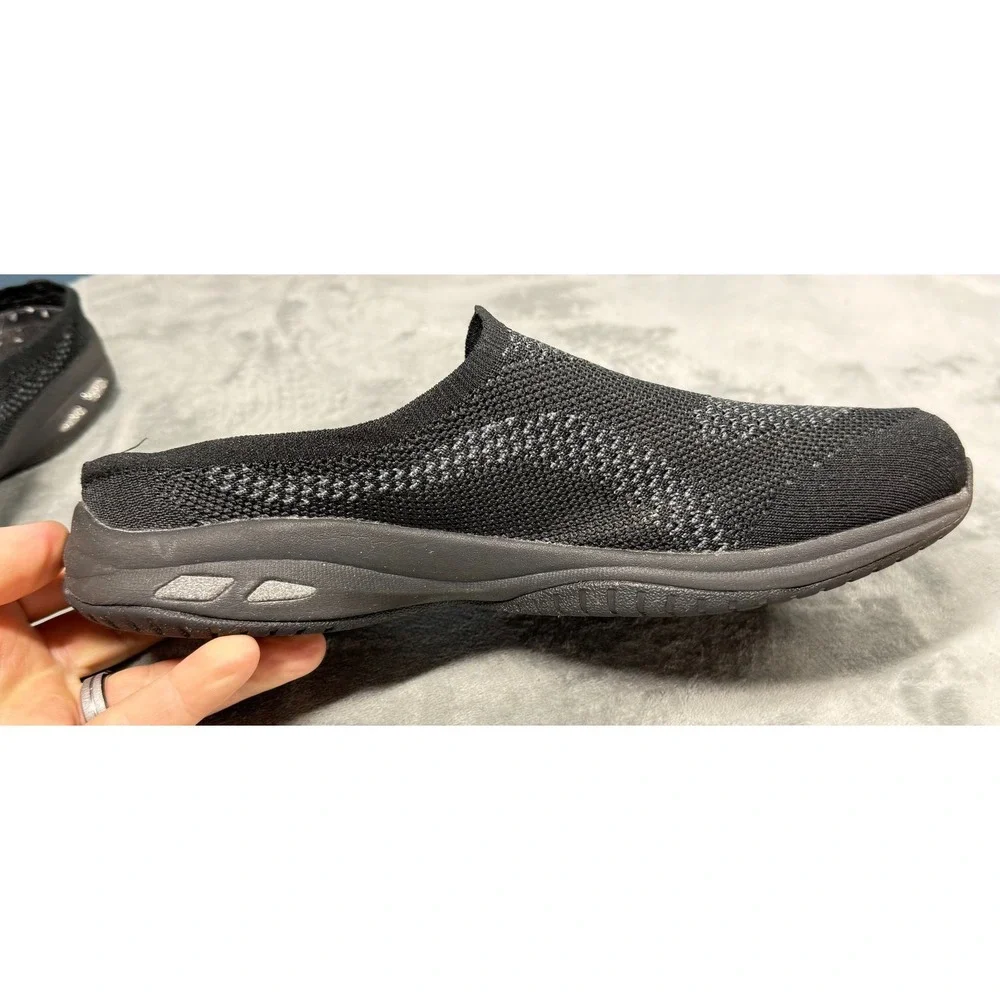 Skechers title go